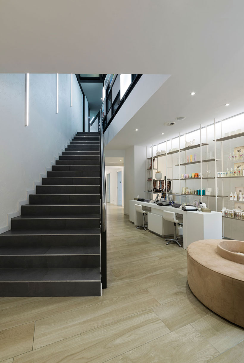 Area benessere al piano seminterrato a Mauri Concept Store a Lugano