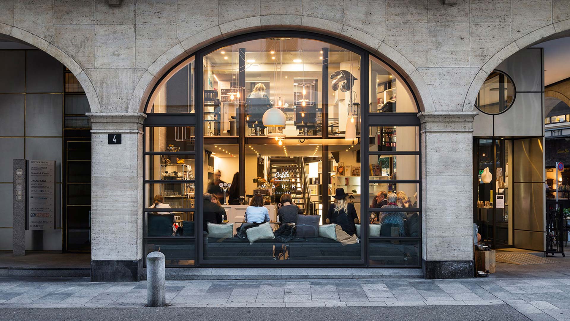 Vetrina del Mauri Concept Store a Lugano