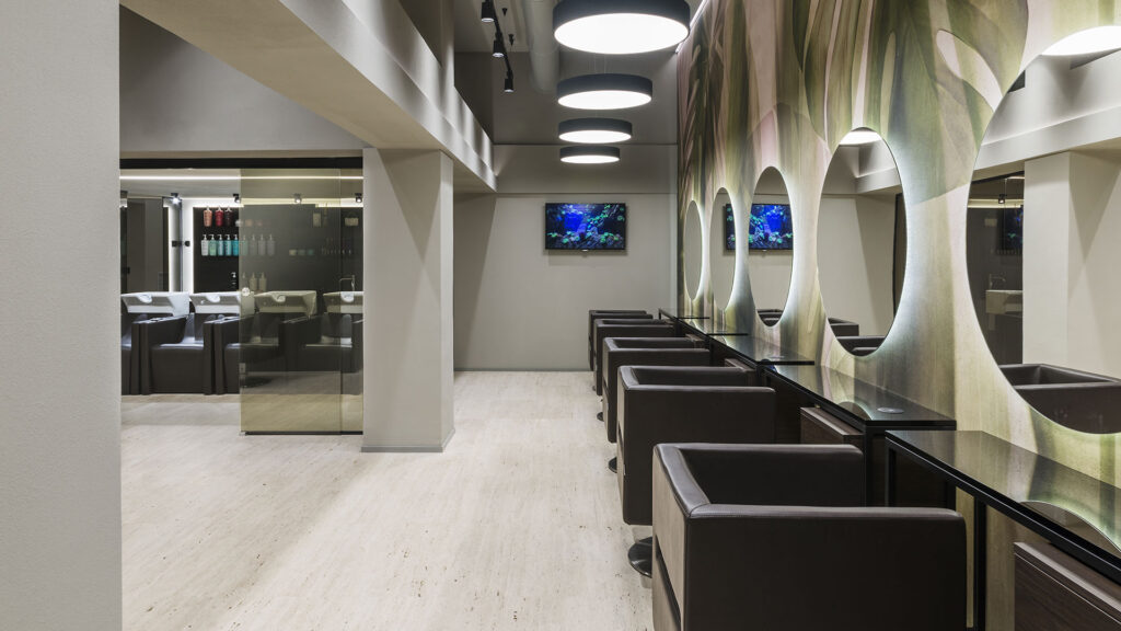 Postazioni e hair spa del salone parruccheria Flair a Porto San Giorgio